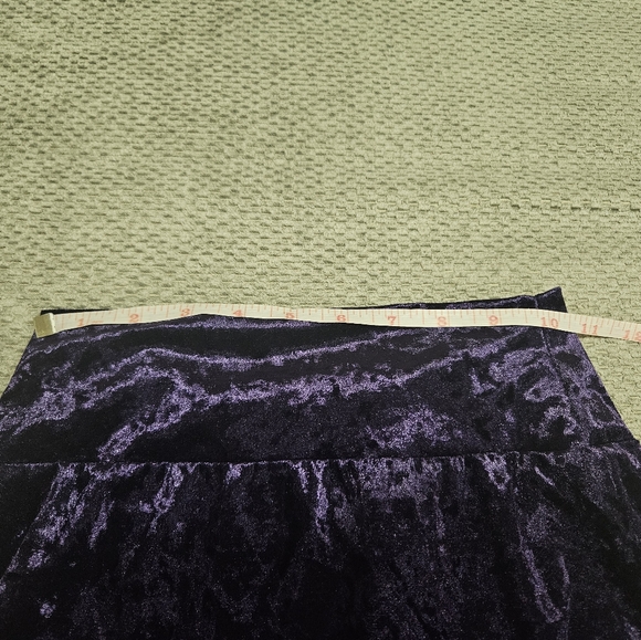 3/$15! NWOT! Gorgeous Crushed Velvet Peplum Purple Skirt, Small - Picture 3 of 5